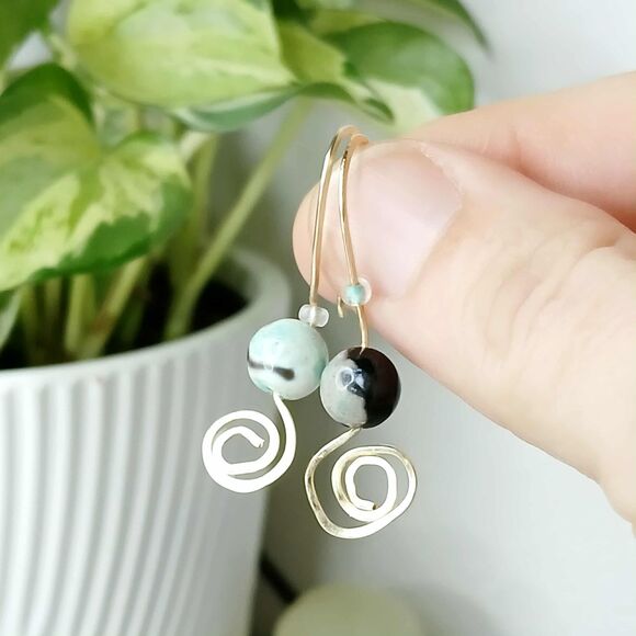 Hammered Dyed Agate Crystal Beaded Dangle Earrings, Boho Chic Gemstone Jewelry - Picture 1 of 4